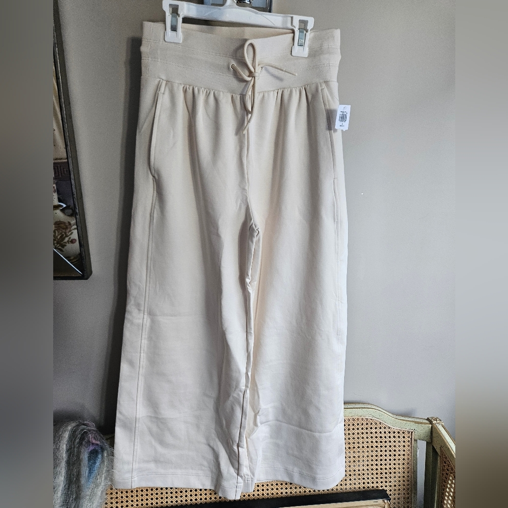 NWT Old Navy Dynamic Fleece Half-Zip Sweatshirt Cream And Sweatpants Set - Picture 8 of 11